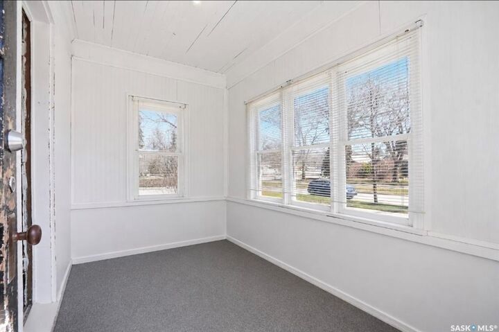 Property Photo:  610 Albert Avenue  SK S7N 1G7 