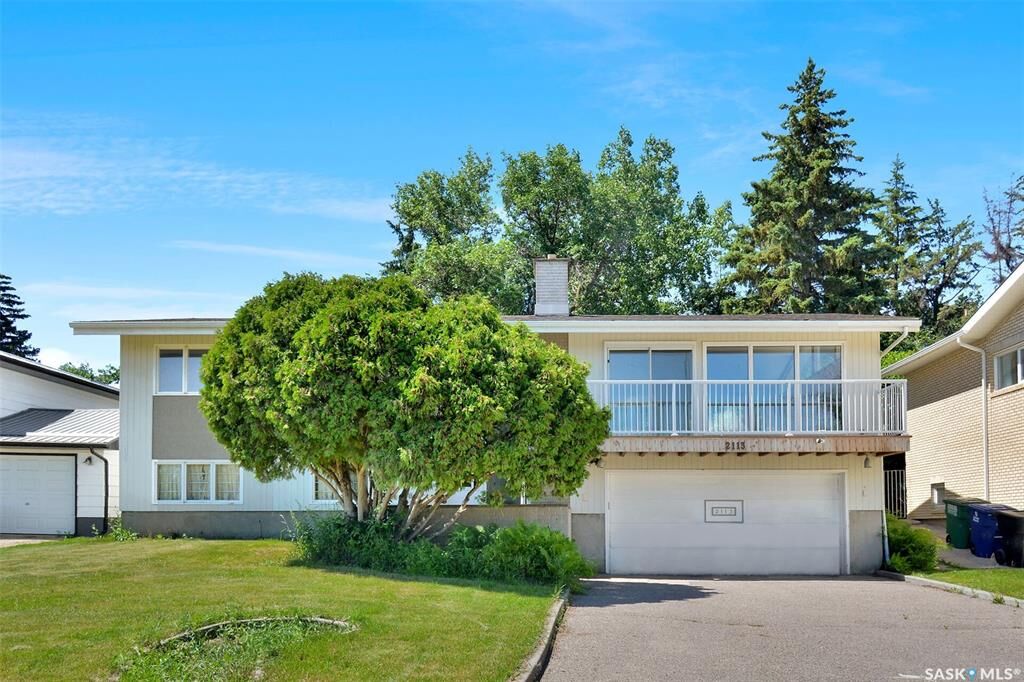 Property Photo: 2113 Spadina Crescent E SK S7K 0C9