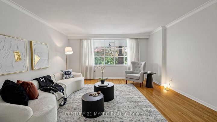 Property Photo:  23 Forest Park Crescent  ON L3T 2M5 