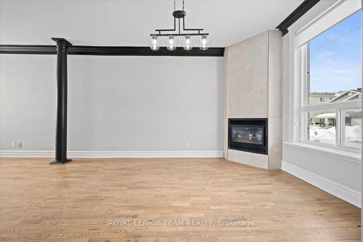 Property Photo:  132 Elm Street  ON K1R 6N5 