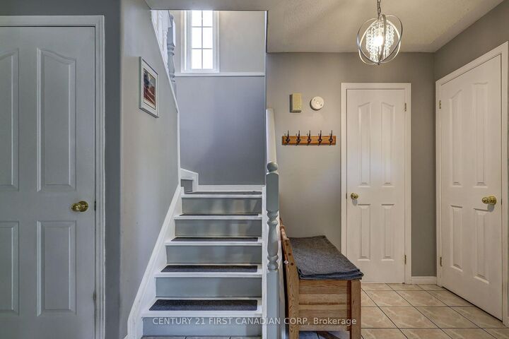 Property Photo:  114 Meadowridge Road  ON N6H 5N6 
