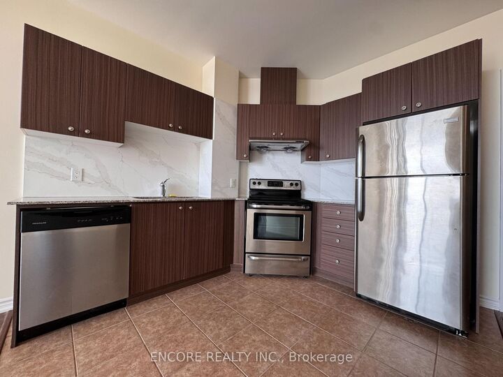 Property Photo:  8323 Kennedy Road 1116  ON L3R 5W7 
