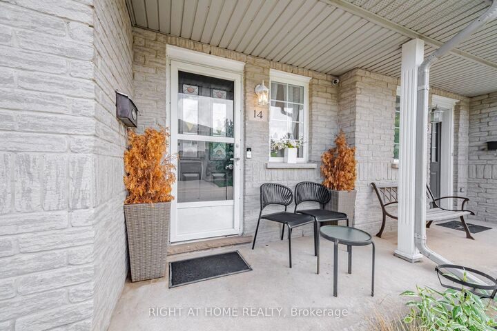 Property Photo:  104 Frances Avenue 14  ON L8E 5X3 