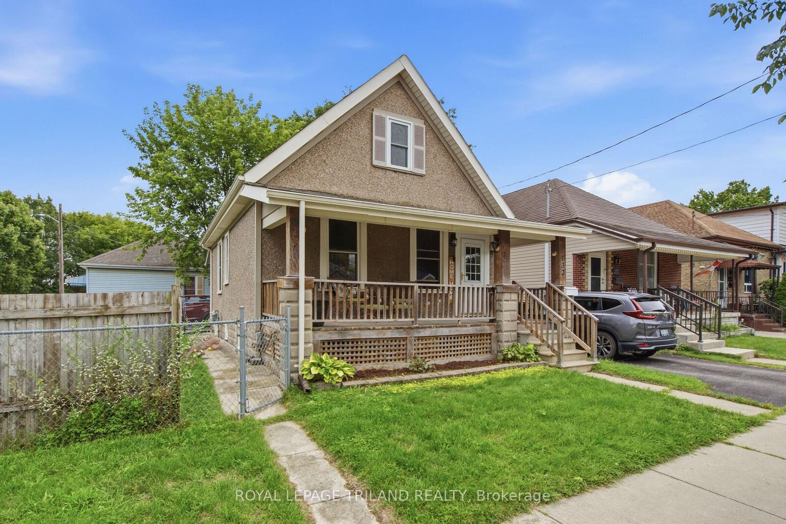 Property Photo:  132 Oak Street  ON N5Z 2H6 