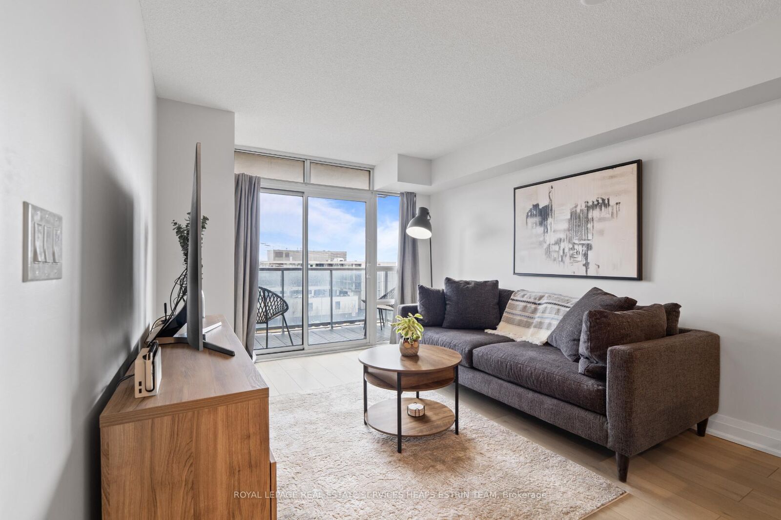 Property Photo:  3 Michael Power Place 606  ON M9A 0A2 