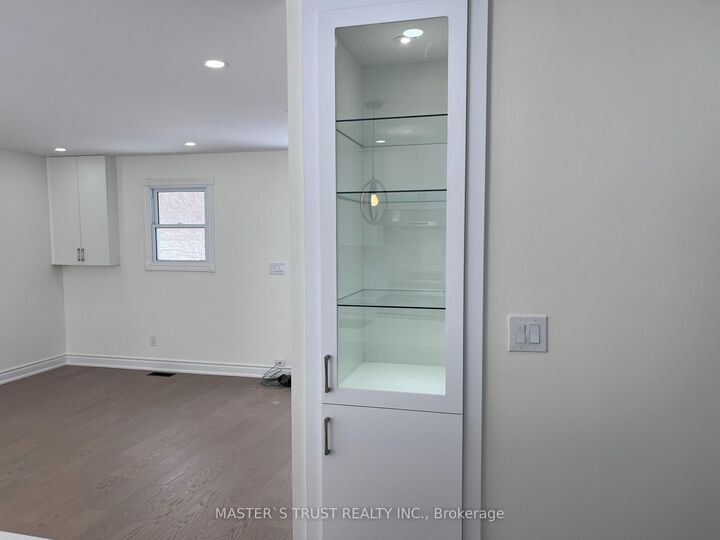 Property Photo: 3965 Hilltop Road ON L3V 6H7