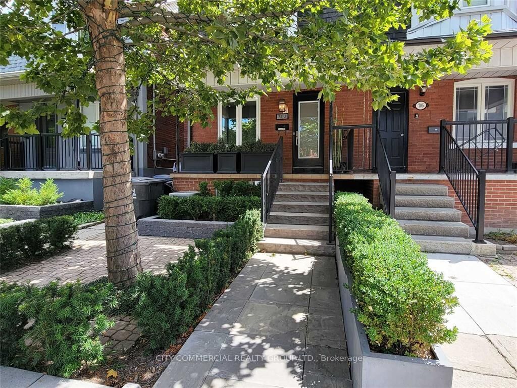 Property Photo: 703 Dupont Street 3 ON M6G 1Z5