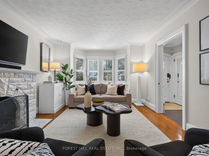 Property Photo: 25 Castlewood Road ON M5N 2L1