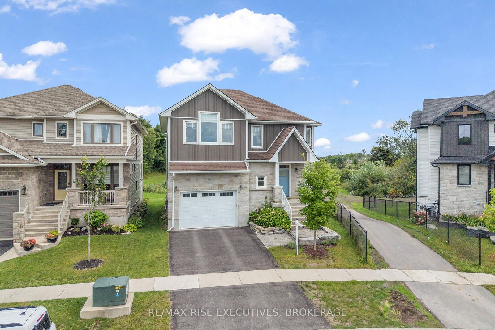 Property Photo: 232 Mill Pond Place ON K7M 0C9