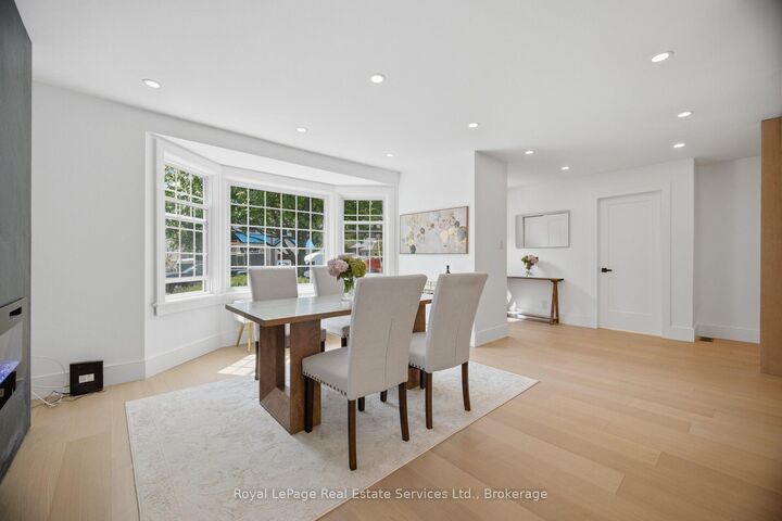 Property Photo: 947 Glenwood Avenue ON L7T 2K1