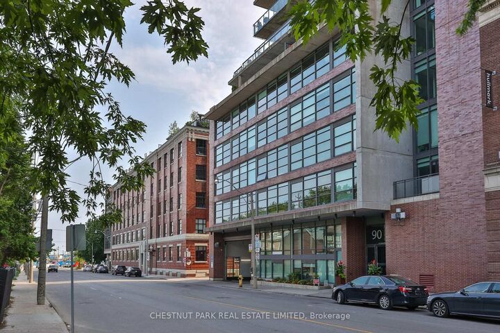 90 Broadview Avenue 901 — photo 1