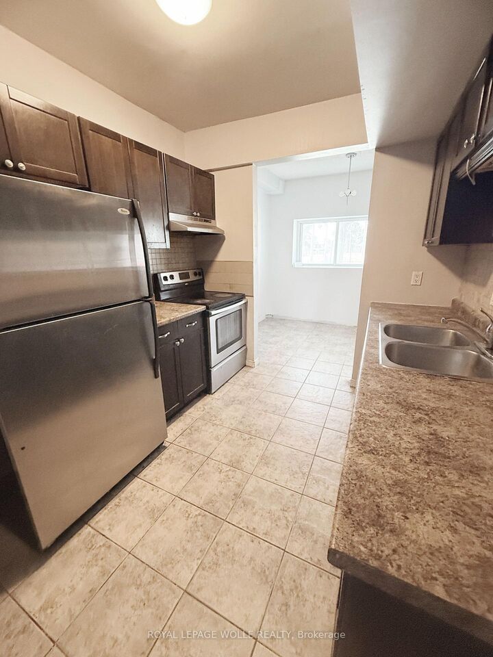 283 Fairway Road N 90 — photo 1