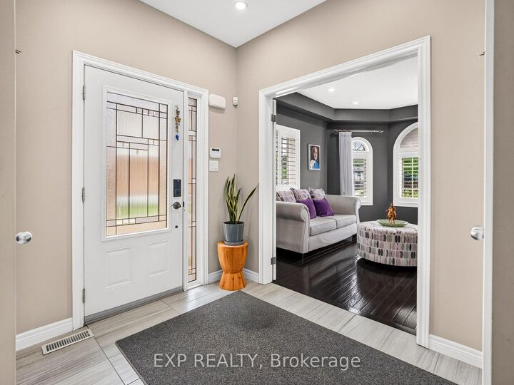 Property Photo:  257 Carla Avenue 18  ON L8G 3M9 