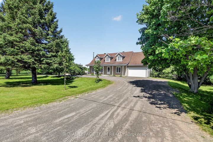 Property Photo: 2867 Stagecoach Road ON K0A 2W0