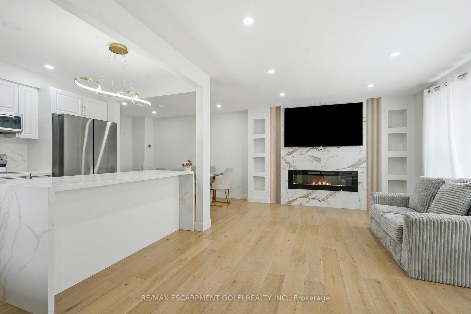 Property Photo: 47 Barrington Drive Upper ON L3C 5Z8