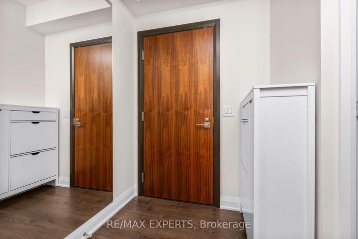 Property Photo: 36 Park Lawn Road 1905 ON M8V 0E5