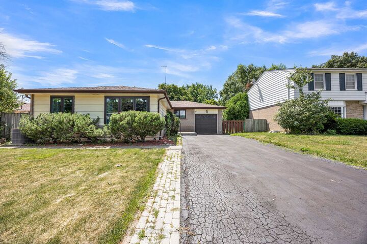 Property Photo: 53 Brookland Drive W ON L6T 2M7