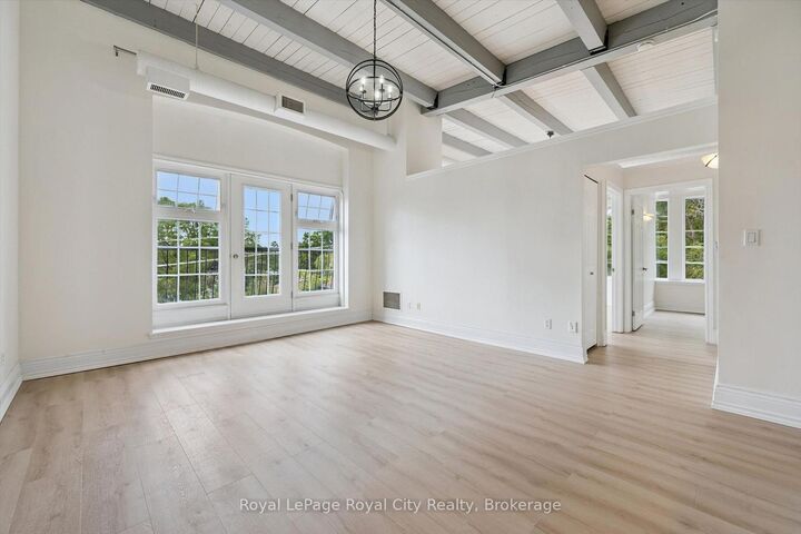 Property Photo:  40 Northumberland Street 306  ON N1H 3A5 