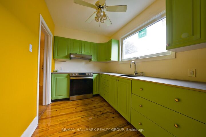 Property Photo:  1357 Raven Avenue  ON K1Z 7Y3 