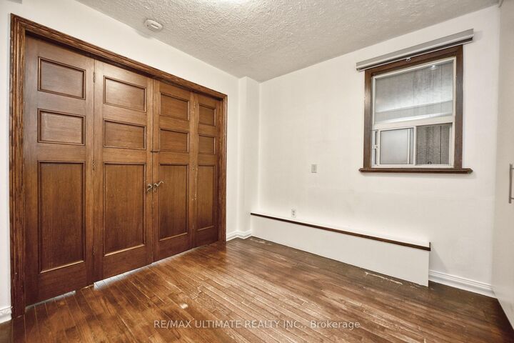 Property Photo:  8 Corby Avenue Main Floor  ON M6E 1V1 