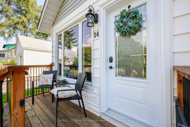 Property Photo:  14 Macdonald Avenue W  ON P1A 1G4 
