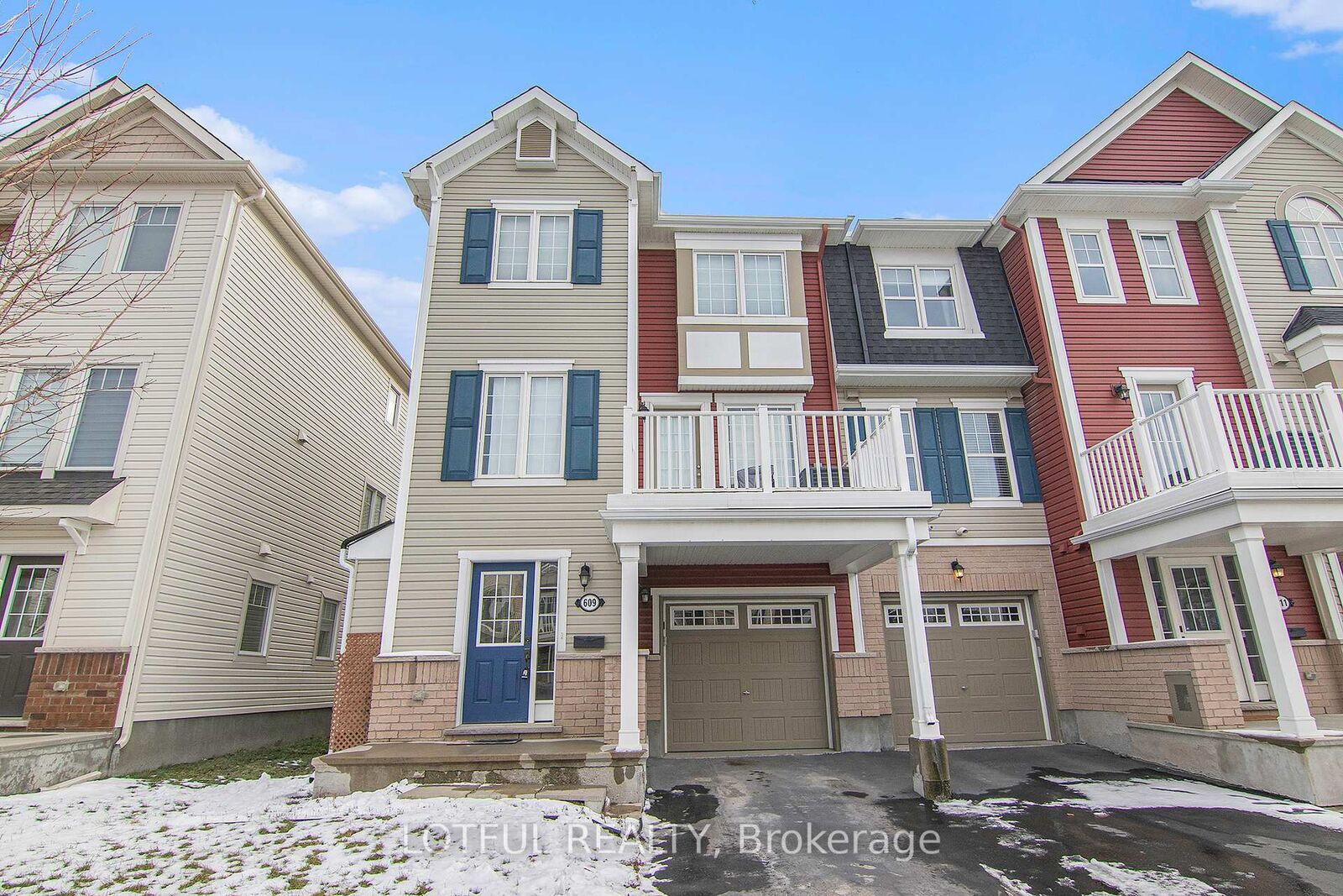 Property Photo:  609 Foxlight Circle  ON K2M 0L9 