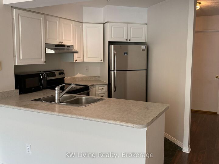 Property Photo: 750 Bay Street 705 ON M5G 1N6