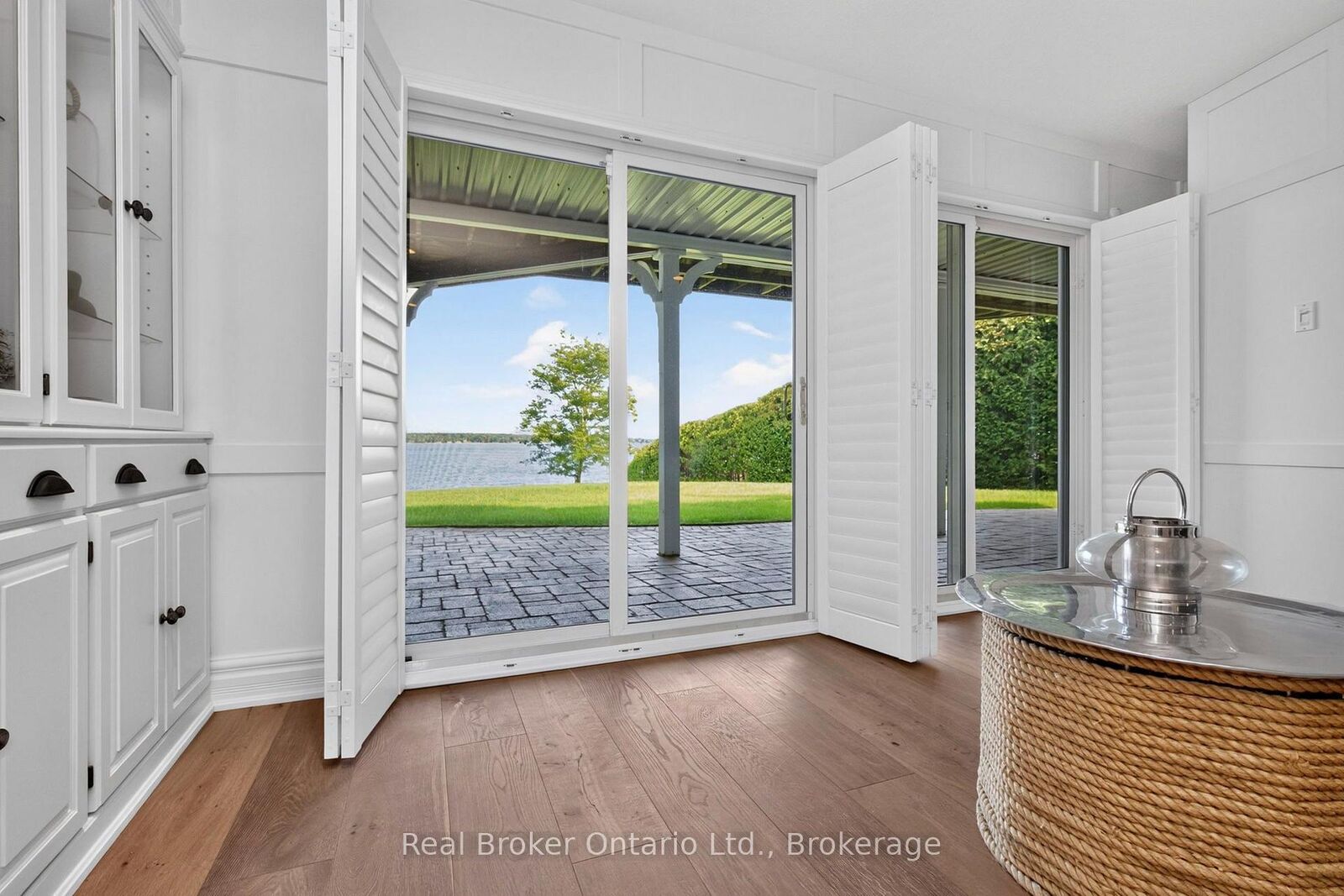 Property Photo:  192 Gilwood Park Drive  ON L9M 1Z6 