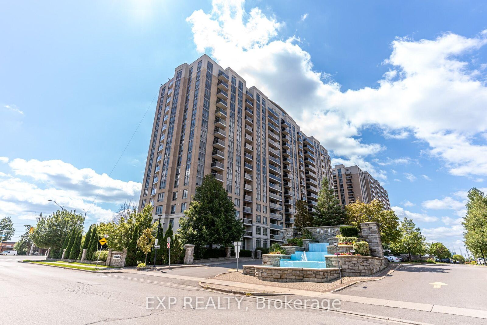 Property Photo: 8 Mondeo Drive 1409 ON M1P 5C7