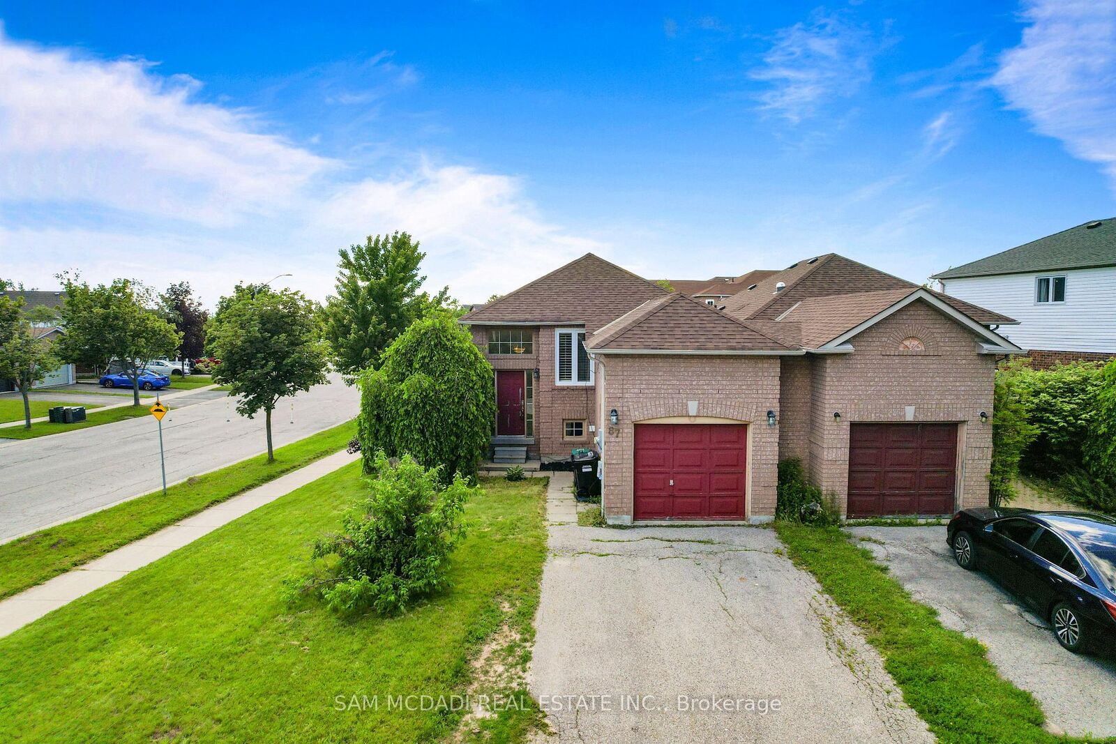 Property Photo:  87 Rundle Crescent  ON L4N 8E6 