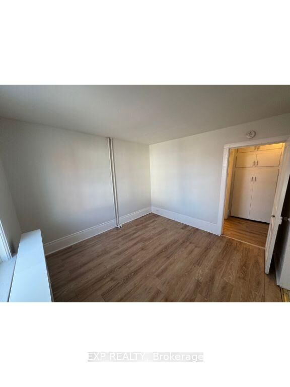 Property Photo:  10 Willow Street N 1  ON L7J 1Z7 