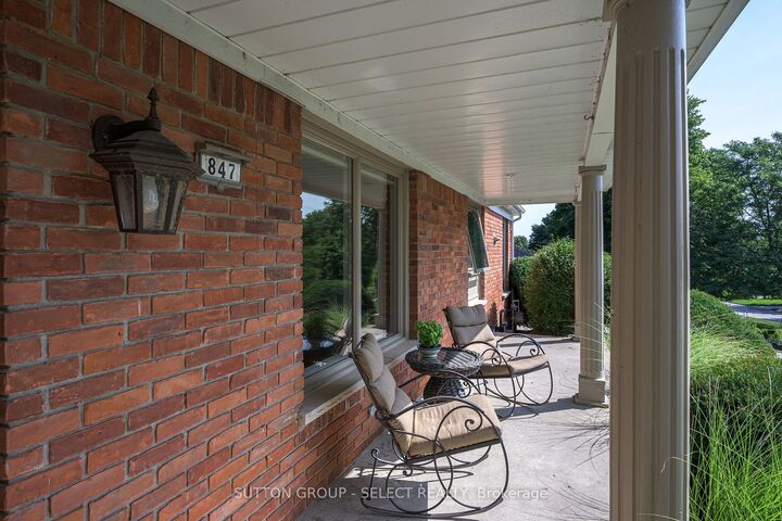 Property Photo: 847 Clearview Avenue ON N6H 2N1