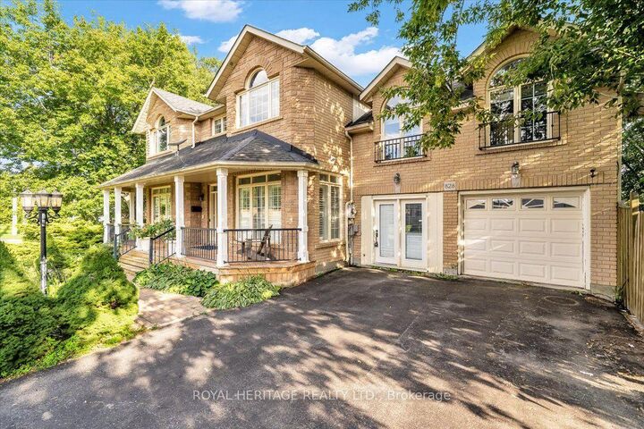 Property Photo: 828 Wildflower Court ON L1G 7Z4