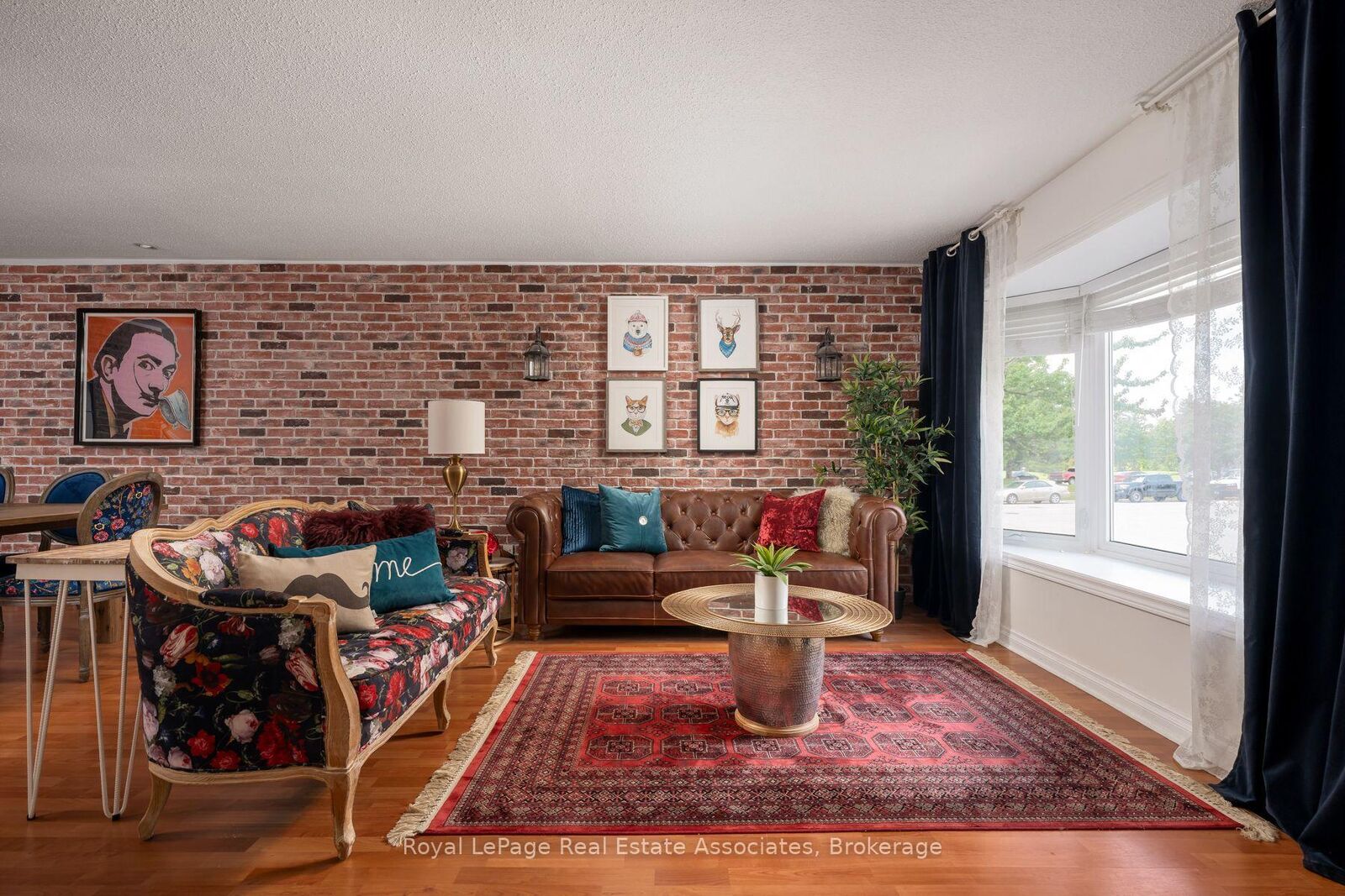 Property Photo: 2727 Bucklepost Crescent ON L5N 1X6
