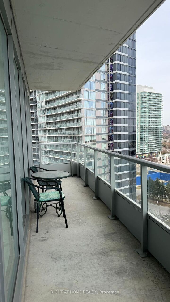 Property Photo: 115 McMahon Drive 1005 ON M2K 0E3