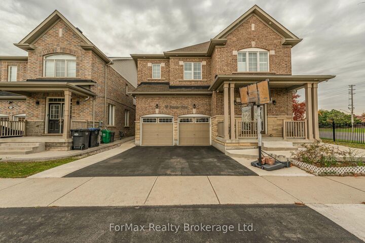 Property Photo:  70 Zanetta Crescent  ON L6Y 6A2 