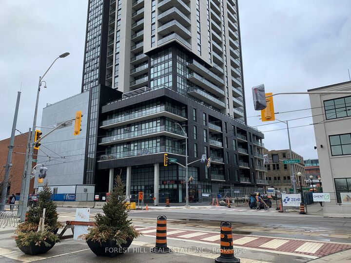 60 Charles Street W 602 — photo 1