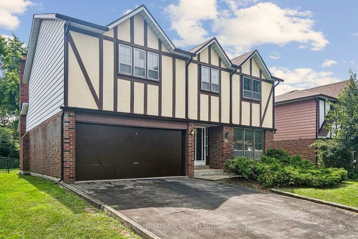 Property Photo: 63 Cobblestone Drive ON M2J 2X6