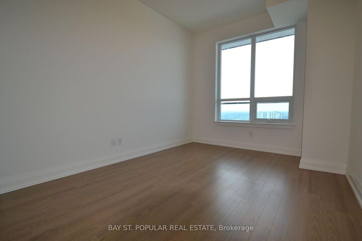 Property Photo: 7171 Yonge Street 1810 ON L3T 0C5