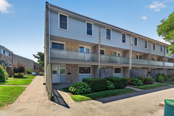 Property Photo:  35 Breckenridge Drive 29  ON N2B 3H5 