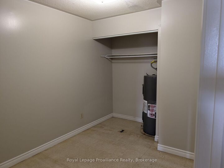 Property Photo:  328 Aylmer Street 204  ON K9H 3V6 