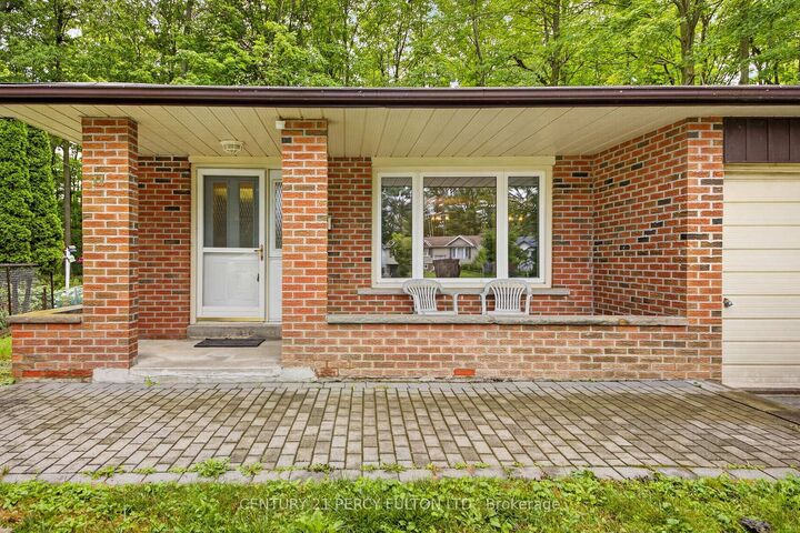 Property Photo:  11 Aldergrove Circle  ON L4M 4W6 