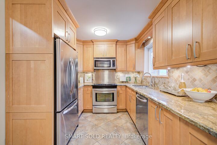Property Photo:  285 Churchill Avenue  ON M2R 1E5 
