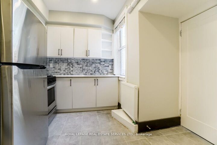 Property Photo: 31 Tyndall Avenue ON M6K 2E9