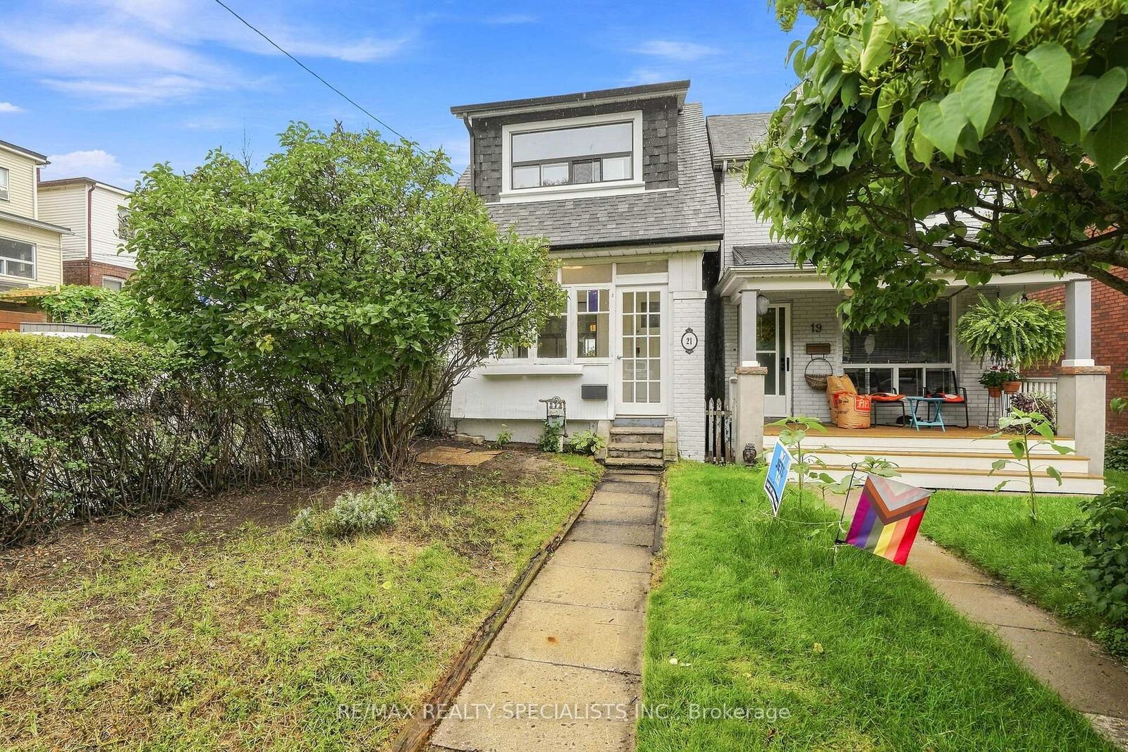 Property Photo: 21 Mendel Avenue ON M4C 1E6