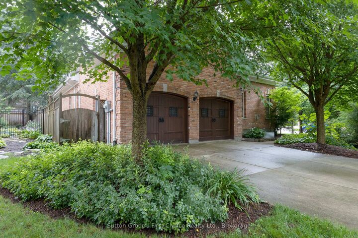 Property Photo: 70 Crawford Street ON N5A 5Y4
