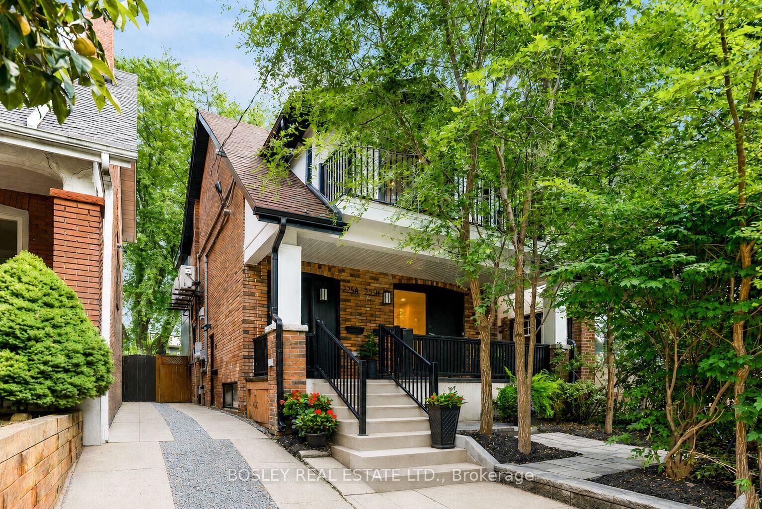 Property Photo:  225 Gainsborough Road C  ON M4L 3C7 