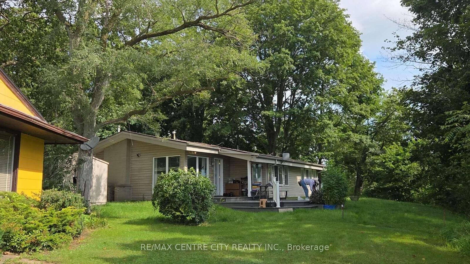 Property Photo:  20863 Wye Creek Drive  ON N0M 2P0 