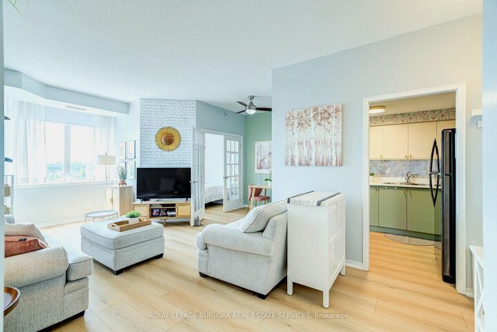 Property Photo:  200 Limeridge Road W 804  ON L9C 7M7 