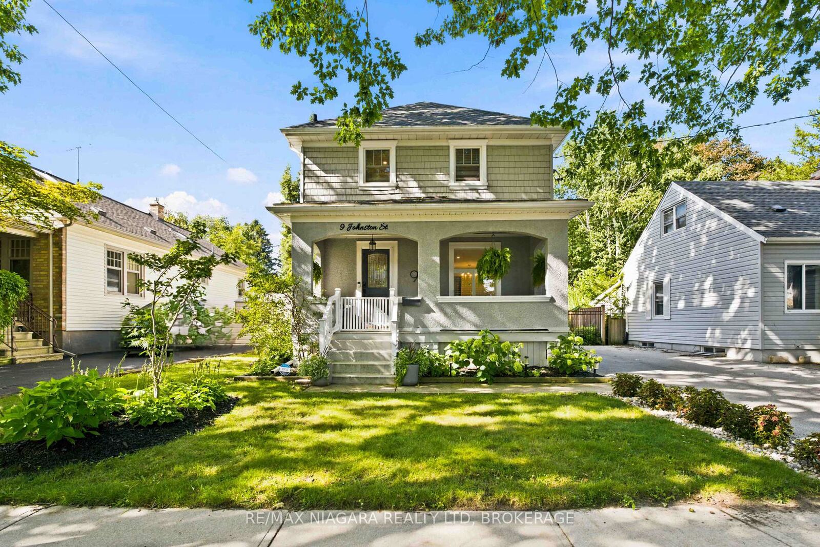 Property Photo: 9 Johnston Street ON K2N 5K5